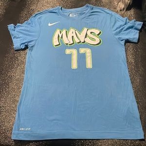 Nike short sleeve tshirt men’s size s